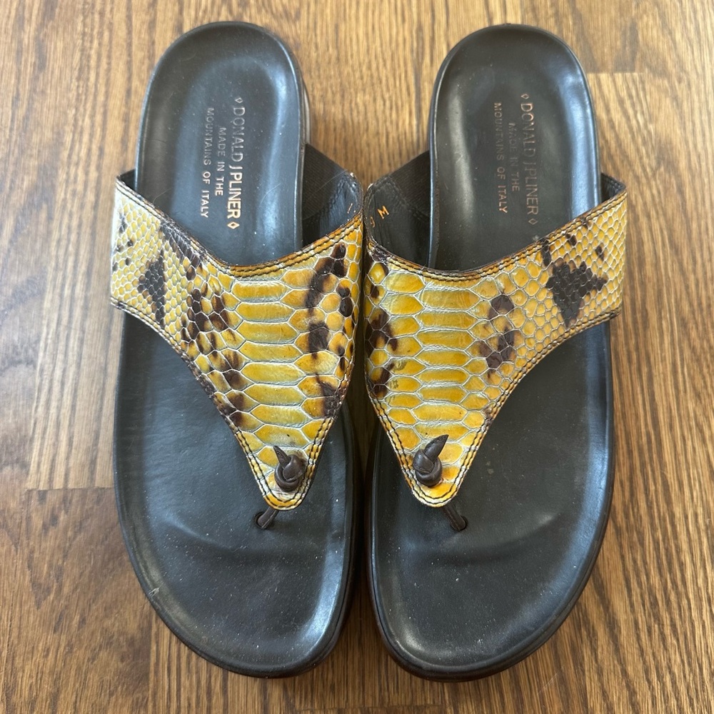Donald J. Pliner Yellow Snakeskin Slide Sandals, size 9